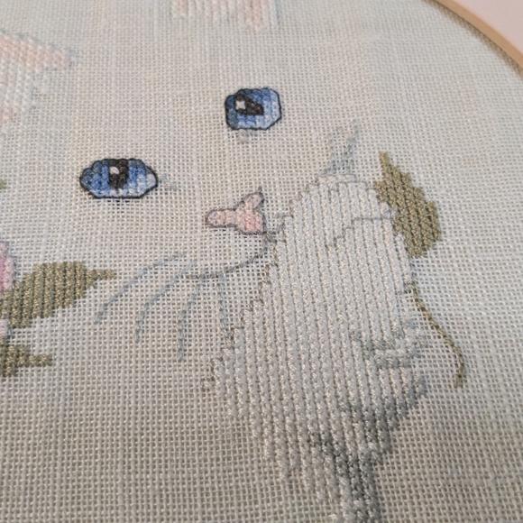 Vintage Cat and Floral Hand Finished Needlepoint Picture Embroidery Special Gift - Picture 7 of 8